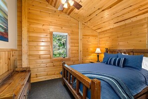 Unclassified image, 3 of 11, button - Charming cabin only feet from Lake Superior (Two Harbors)