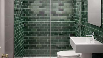 Dusche, Haartrockner, Handtücher, Shampoo