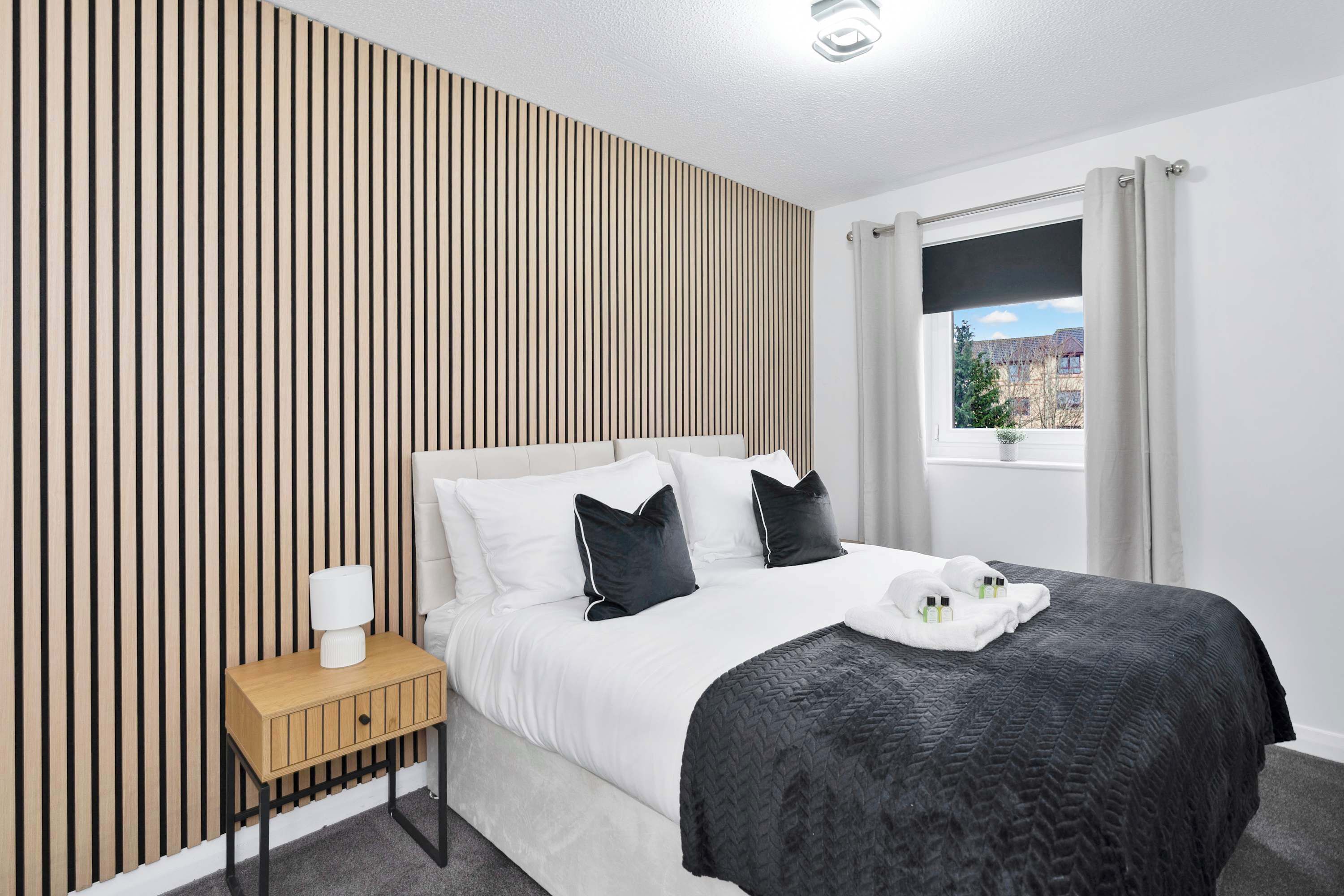 Iron/ironing board, travel crib, WiFi, bed sheets