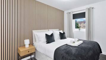 Iron/ironing board, travel crib, WiFi, bed sheets