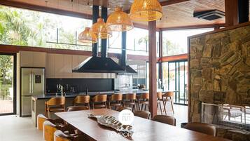 总统独立别墅, 按摩浴缸, 山景 | 私人厨房 | 冰箱、微波炉、洗碗机、搅拌机