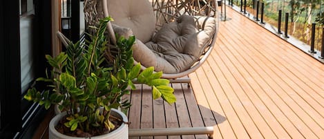 Presidential House, Jetted Tub, Mountain View | Terrace/patio