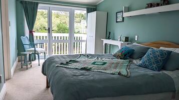 Caja de seguridad en la habitación y decoración personalizada