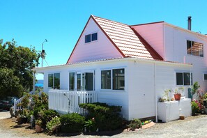 Exterior - Cherry Villa (Paraparaumu)