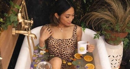 Chic 1967 Aristocrat Camper | Glamping (Tub)