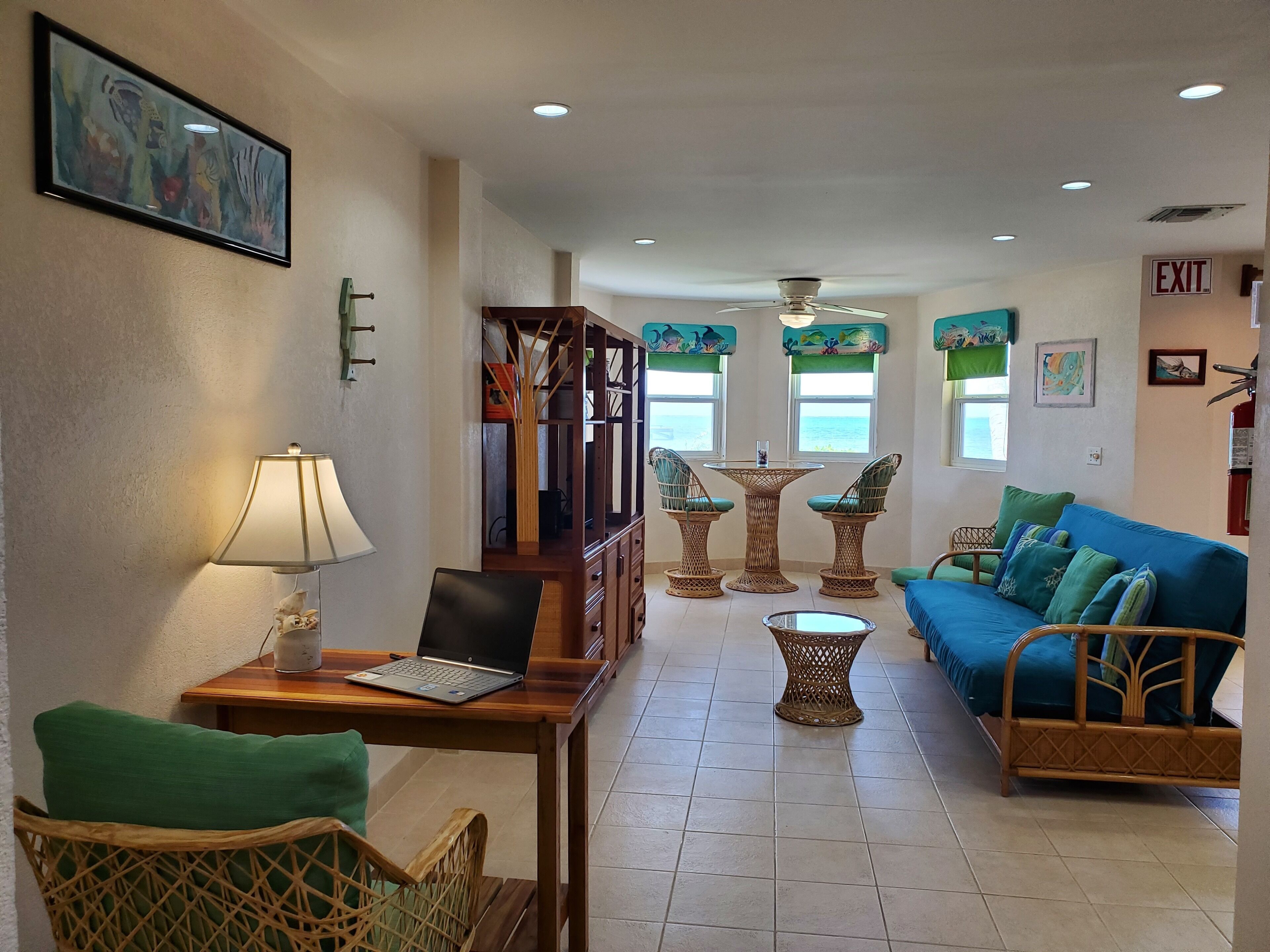 Honeymoon Suite, 2 Bedrooms, Sea View | Living area