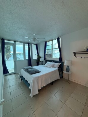 3 bedrooms, iron/ironing board, free WiFi, bed sheets - Peace Beach Front View - 204 (Dorado)