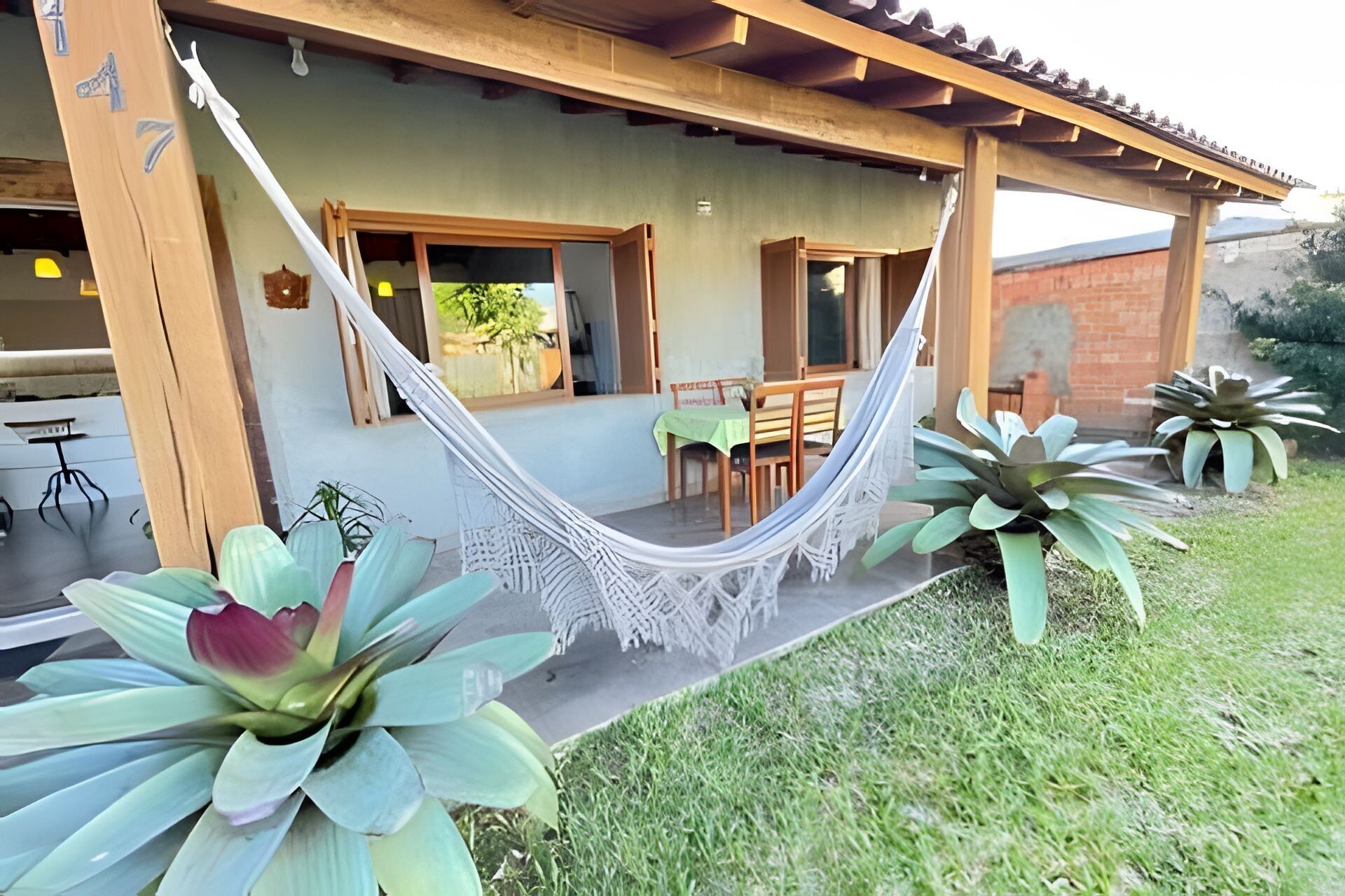 Basic Villa | Outdoor dining