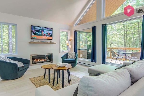Smart TV, fireplace, video games, offices