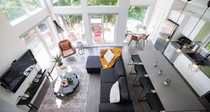 Televisión, chimenea y videojuegos 