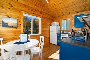 Unclassified image, 5 of 9, button - Charming cabin only feet from Lake Superior (Two Harbors)