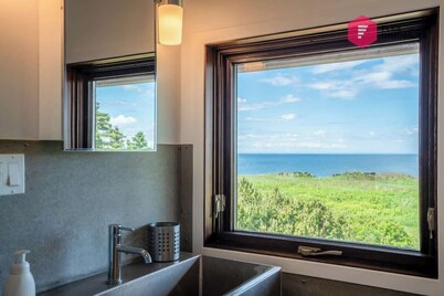 The Shipwreck House - Villa on Chaleur Bay Seaside