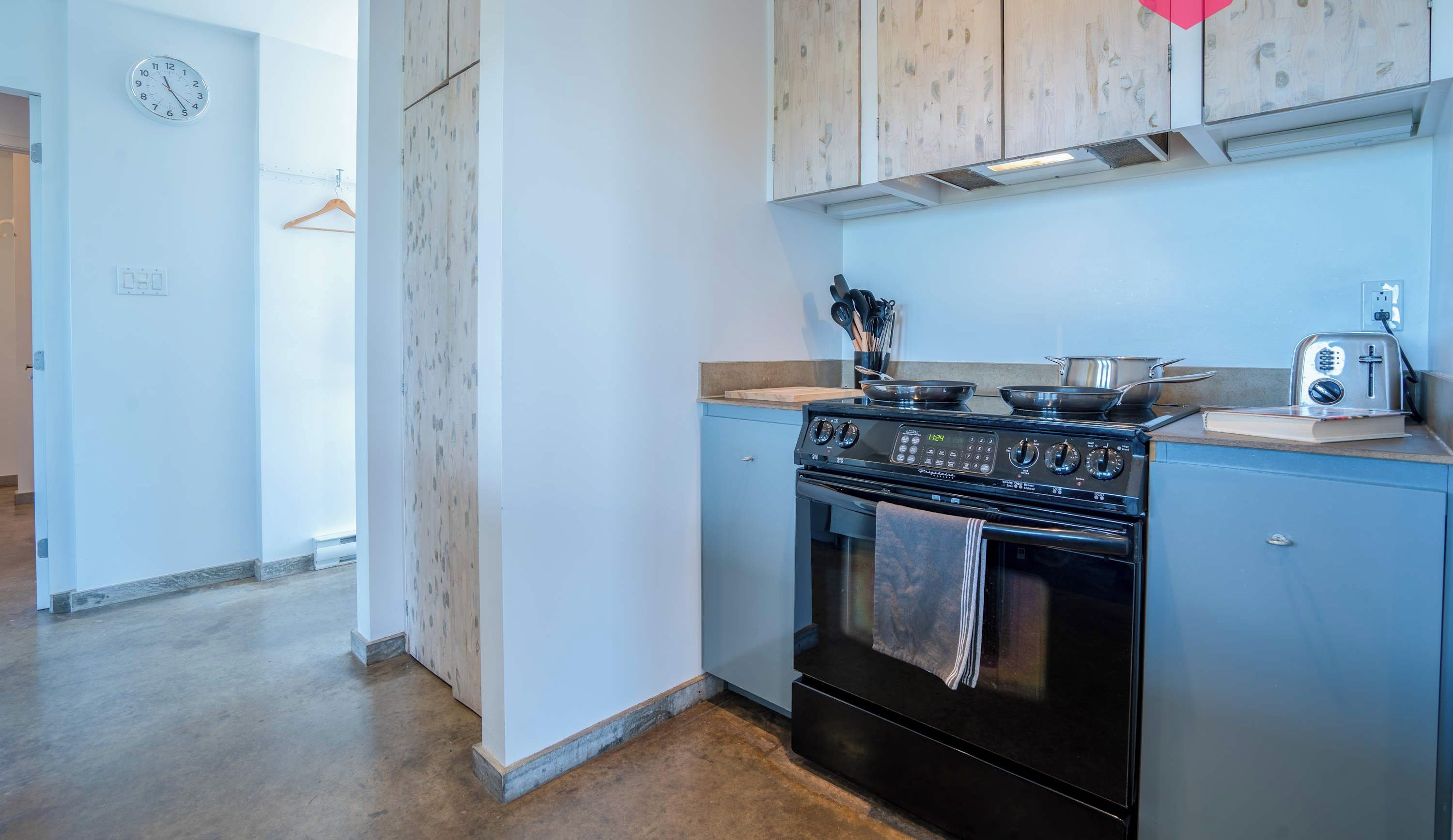 "We had a great family vacation and lovely stay, we would come back again. Beautiful location, had the best sunset views and so close to walk down and enjoy the water" Sarah (Cornwall, ON)