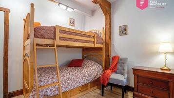 4 soverom, strykejern/-brett, reiseseng for barn og wi-fi