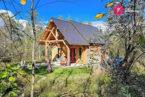 The Hermit - Rustic Ecoresponsible In the wild