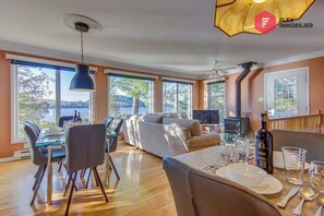 Interior - Aux Berges du Pont Suspendu - Grand Lac Brompton (Saint-Denis-de-Brompton)