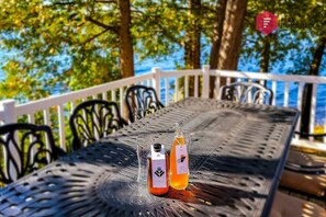 Outdoor dining - Aux Berges du Pont Suspendu - Grand Lac Brompton (Saint-Denis-de-Brompton)