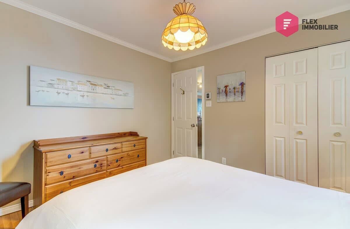 3 slaapkamers, een strijkplank/strijkijzer, wifi, beddengoed