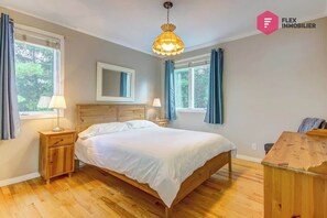 3 bedrooms, iron/ironing board, WiFi, bed sheets - Aux Berges du Pont Suspendu - Grand Lac Brompton (Saint-Denis-de-Brompton)