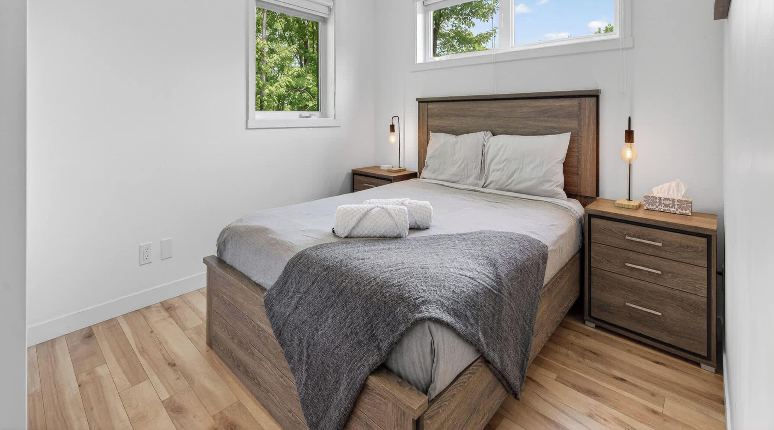 4 bedrooms, iron/ironing board, free WiFi, bed sheets