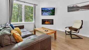 Smart-TV, peis, fotballspill og kontorer