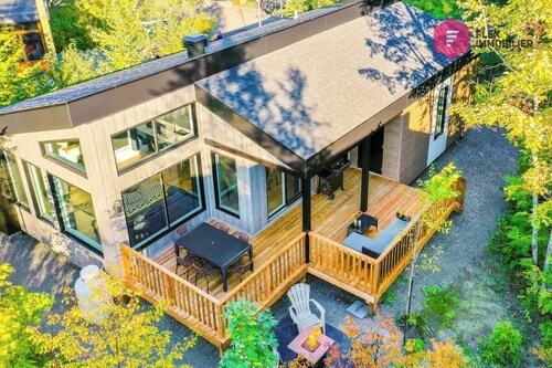 The Woodpecker of Portneuf - 65in TV Sonos SPA Pool