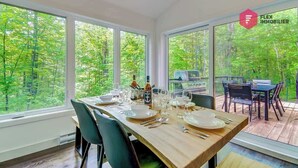 Dining - The Celestial of Portneuf - Hot tub in the forest (Pont-Rouge)