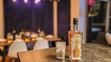Et pourquoi pas un p'tit gin Be Origin de la distillerie Vice & Vertu située à 20 minutes de votre chalet ! Vous pourrez aussi en trouver à la SAQ de Pont-Rouge, à 5 minutes de votre chalet :)