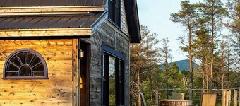 The Pilgrim - Rustic Ecoresponsible In the wild