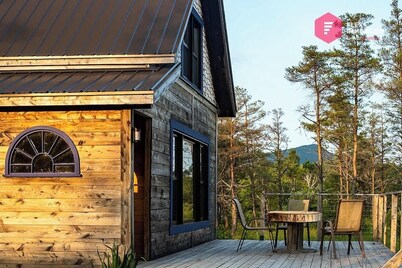 The Pilgrim - Rustic Ecoresponsible In the wild