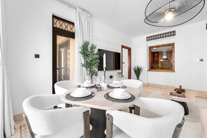 House - Stayshort - 1 Bed in Old Town Downtown That Sleeps 4 and Close to Burj Khalifa (Dubai)