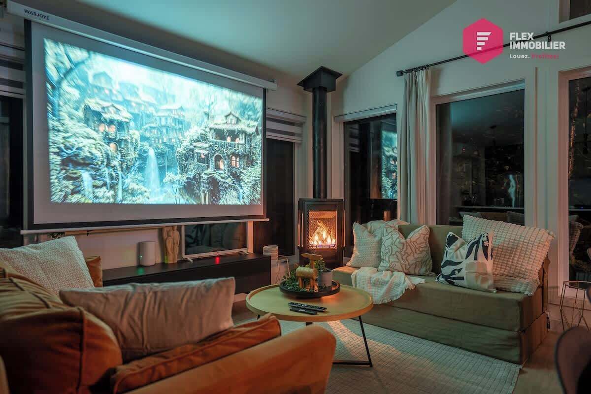 TV, caminetto, studio