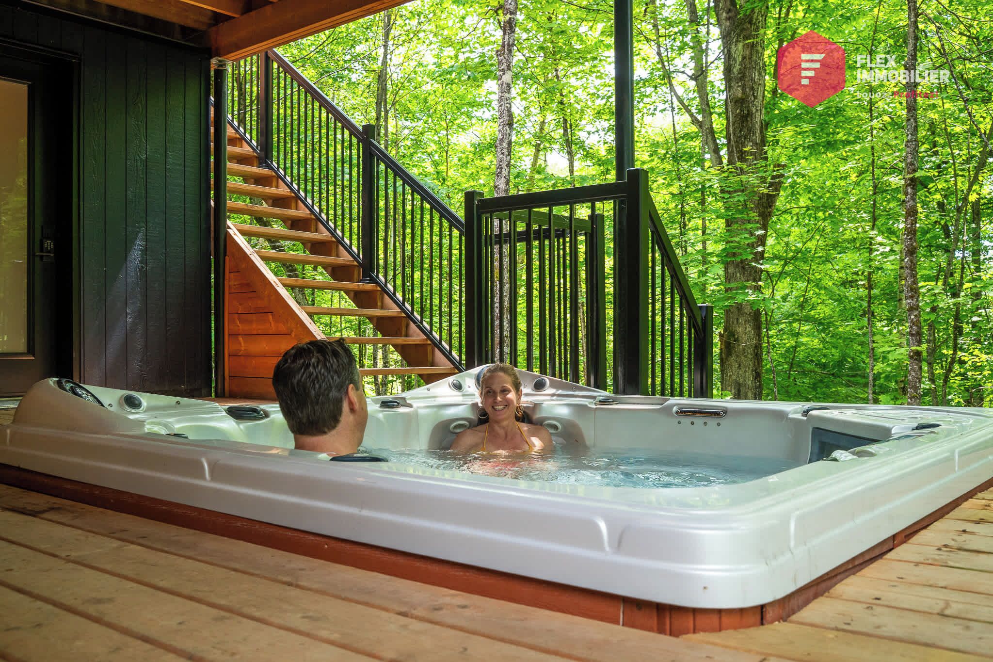 Outdoor spa tub