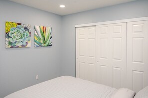 3 chambres, bureau, Wi-Fi gratuit, draps fournis