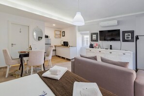 Interior - Lovely Fontenova A By Y Concept (Setúbal)