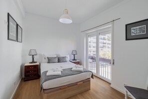 1 habitación, tabla de planchar con plancha, internet y ropa de cama
