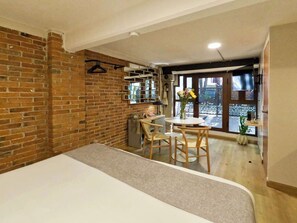 Iron/ironing board, travel cot, WiFi, bed sheets - Chic pied-à-terre in Coyoacán | Private Patio (Ciudad de México)