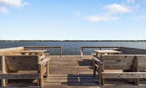 Outdoor dining - Little Lagoon Beach Access Fishing Pier Sleeps 8! (Gulf Shores)