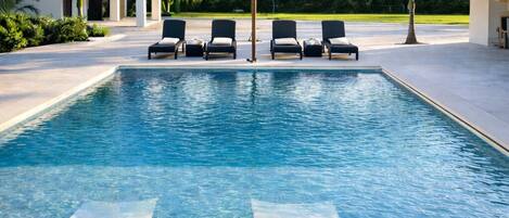 Piscine extérieure, piscine chauffée