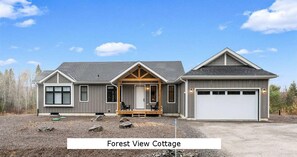 Exterior - Muskoka Adventure Base Ski Hike Sled ATV Snowshoe (Huntsville)