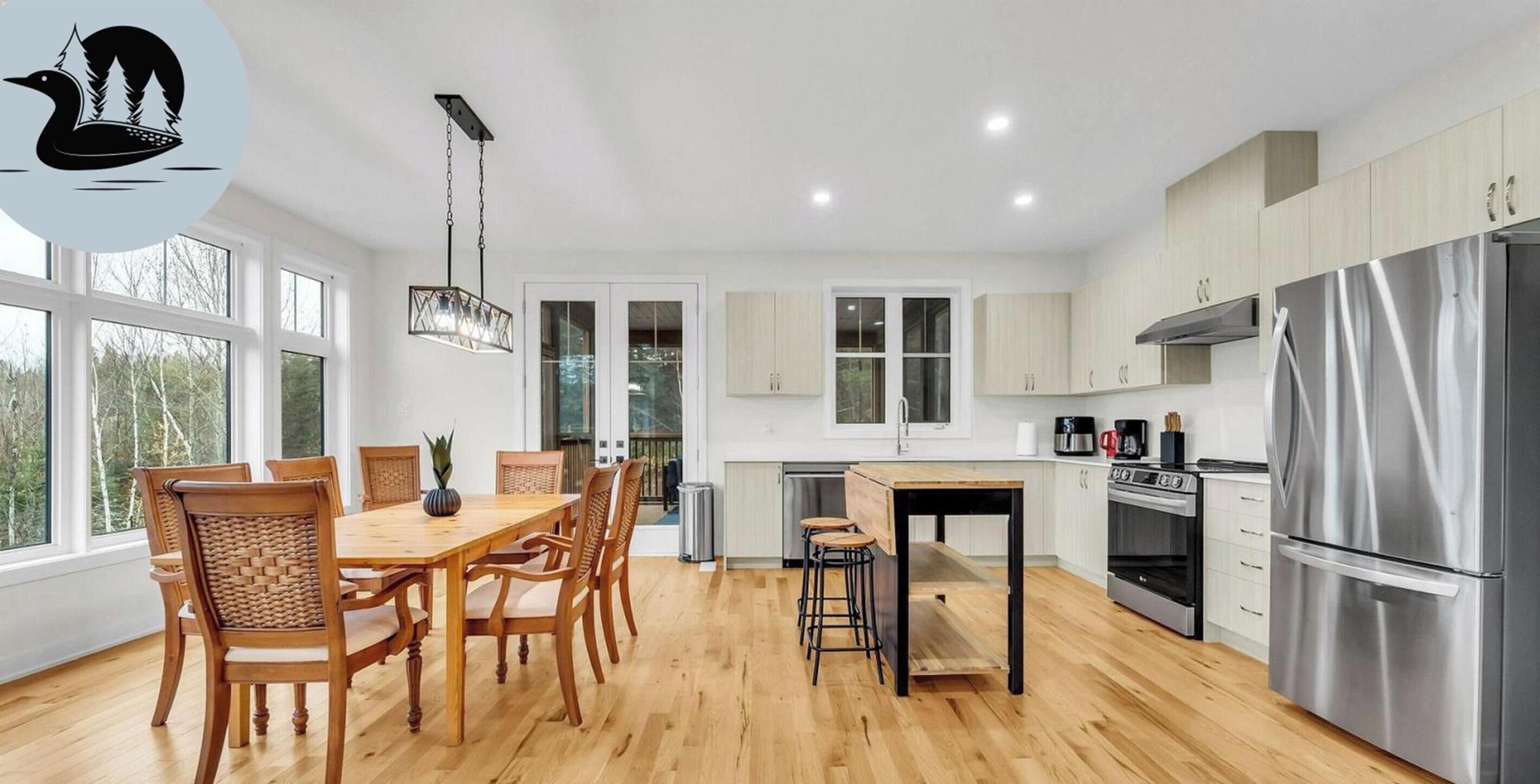 Kylskåp, mikrovågsugn, ugn och spishäll