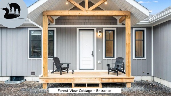 Exterior - Muskoka Adventure Base Ski Hike Sled ATV Snowshoe (Huntsville)