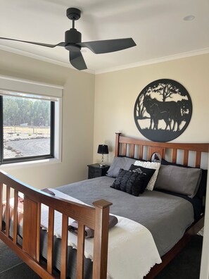 3 bedrooms, iron/ironing board, Internet, bed sheets