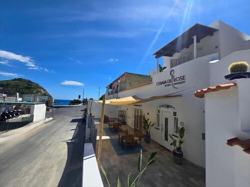Chiaia di Rose Seaside Suite