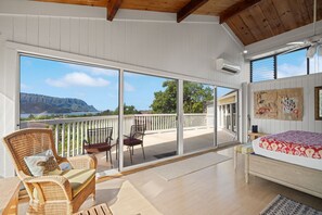 3 bedrooms, iron/ironing board, WiFi, bed sheets - Boho Hideaway | Artsy Escape with Inspiring Views! (Princeville)