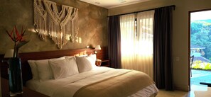 Deluxe-Doppelzimmer, Bergblick | Laptopgeeigneter Arbeitsplatz, Bügeleisen/Bügelbrett, kostenloses WLAN