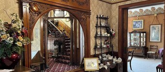 Lone Star Room - Queen Bed shared Bathroom 3rd flr