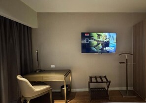 Standard-Suite, 2 Doppelbetten, Nichtraucher, Stadtblick | Innenbereich