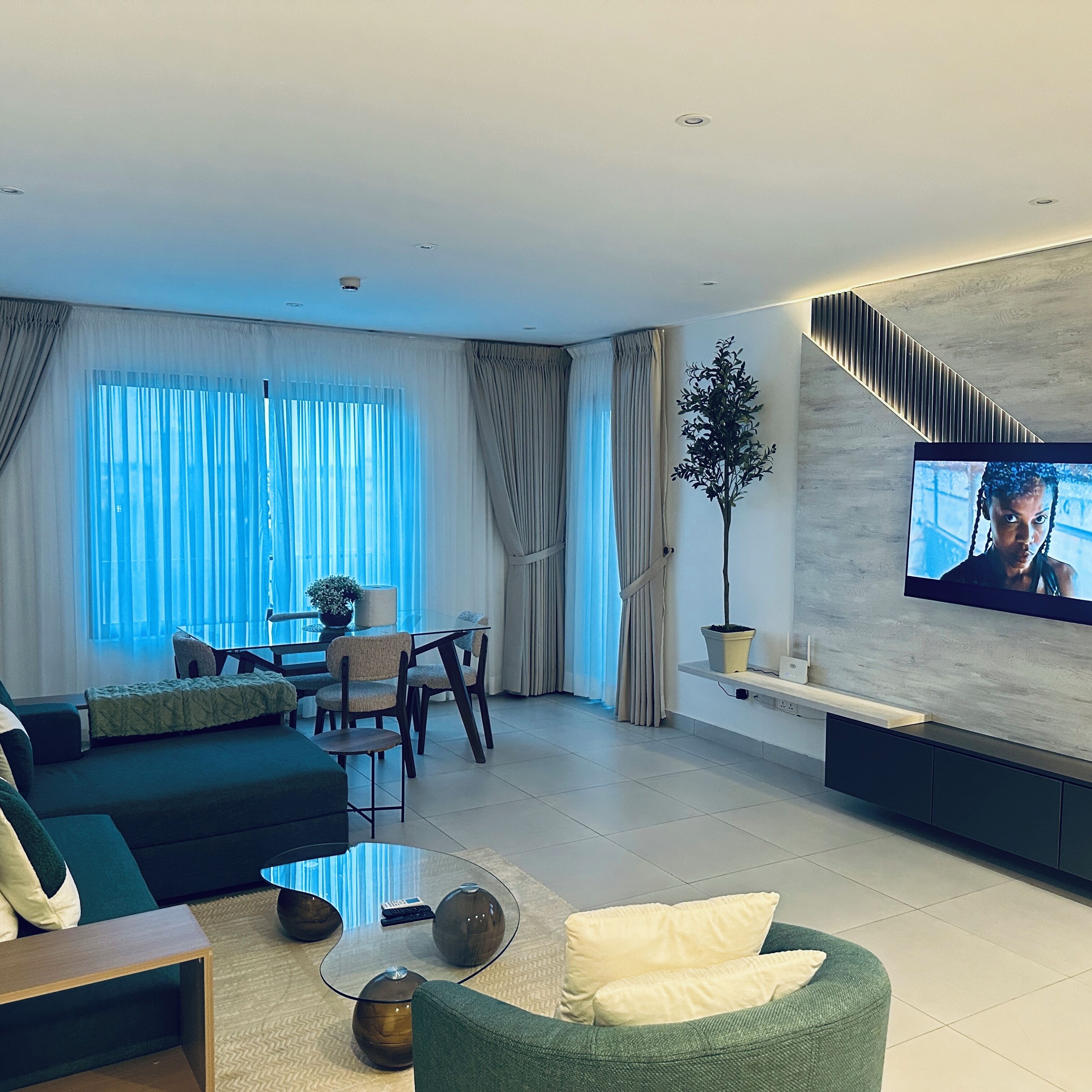 Family Apartment, Balcony, City View | Living area