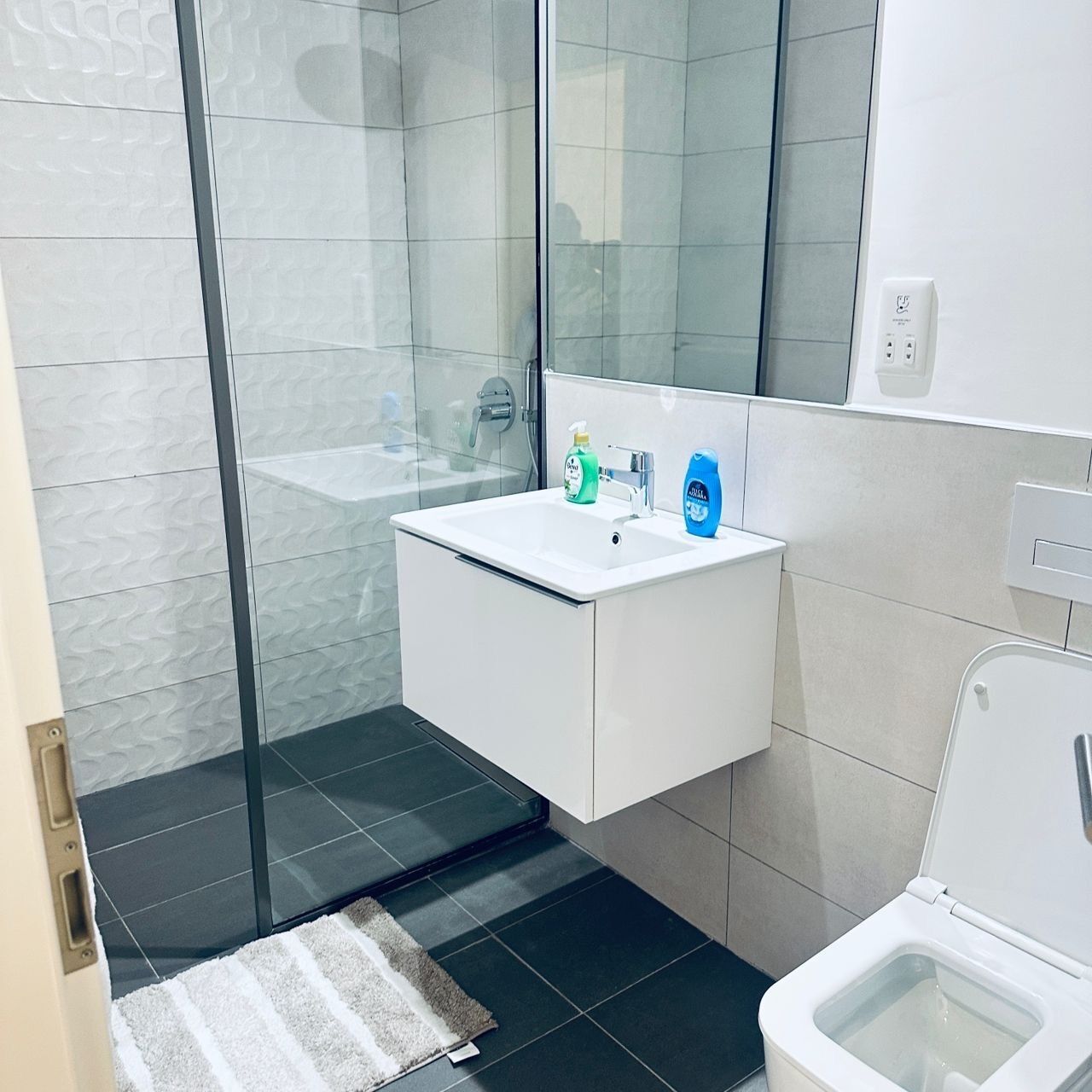 Family Apartment, Balcony, City View | Bathroom